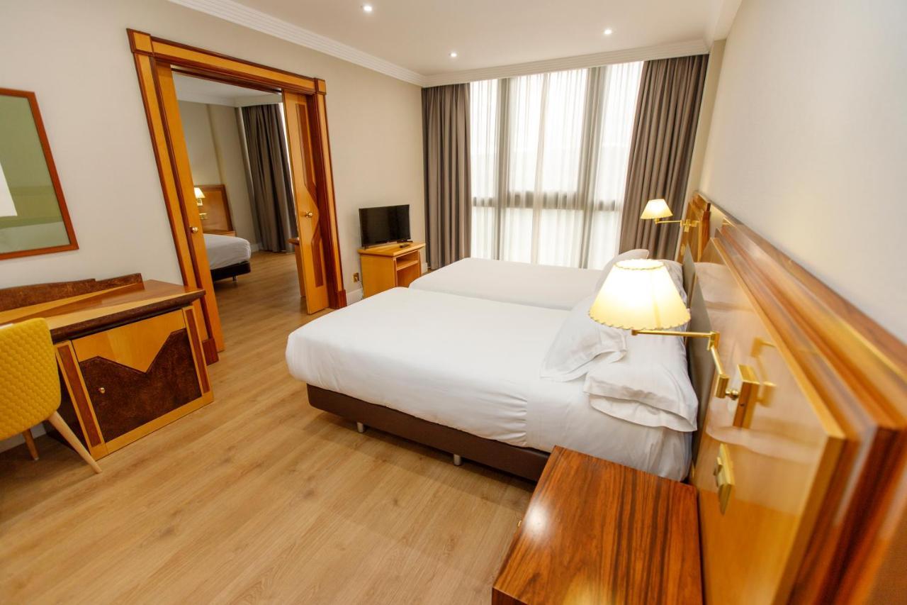 Oca Puerta Del Camino Hotel Σαντιάγο ντε Κομποστέλα Εξωτερικό φωτογραφία